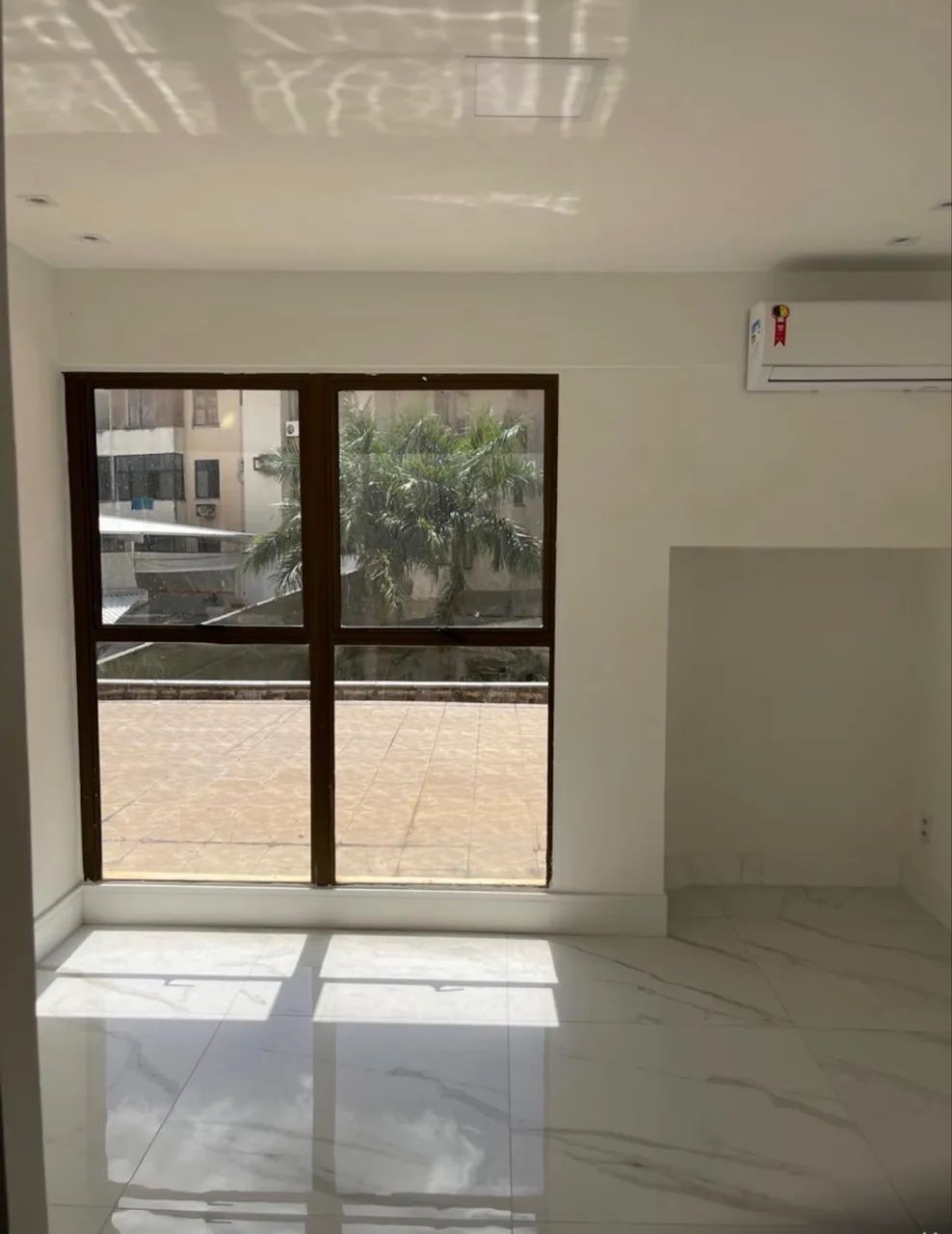 Vendo Sala Reformada c Porcelanato 90x90 Renascença  - Foto 2