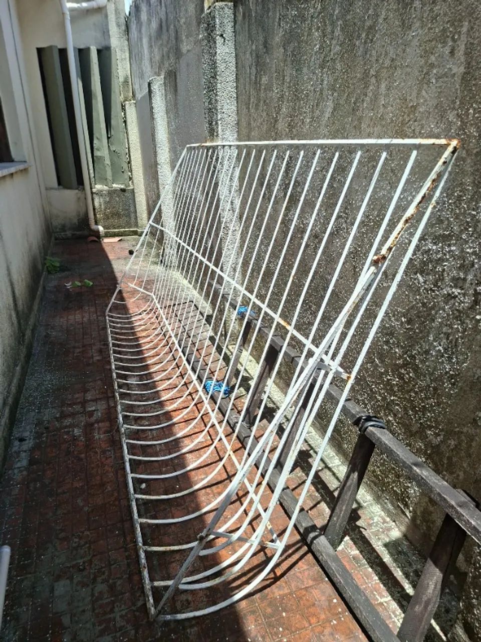 2 grades de ferro para janela
