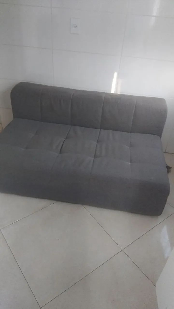 Vendo um sofa estado bom 300$ pra hoje vim retirar 