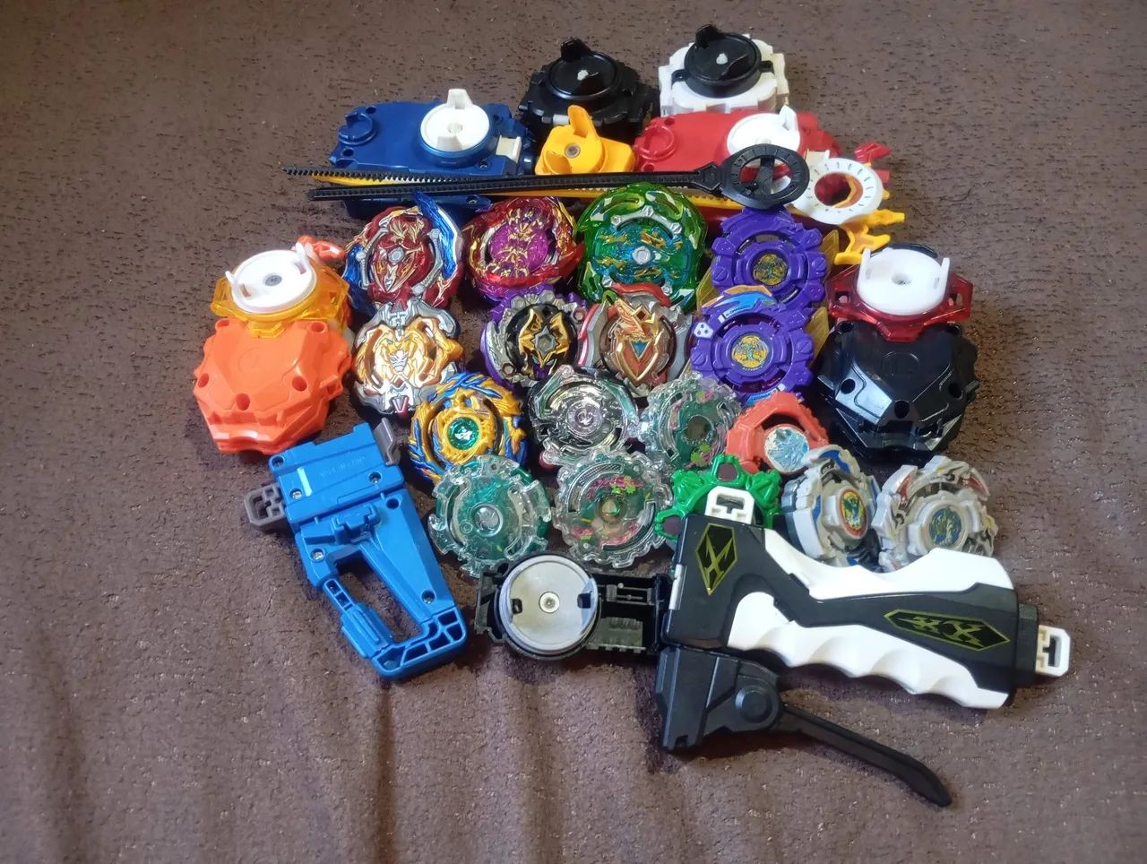 Beyblade Coleção - MARCAS Flame e SB (Não são TT nem Hasbro!)(56 peças) - Foto 4