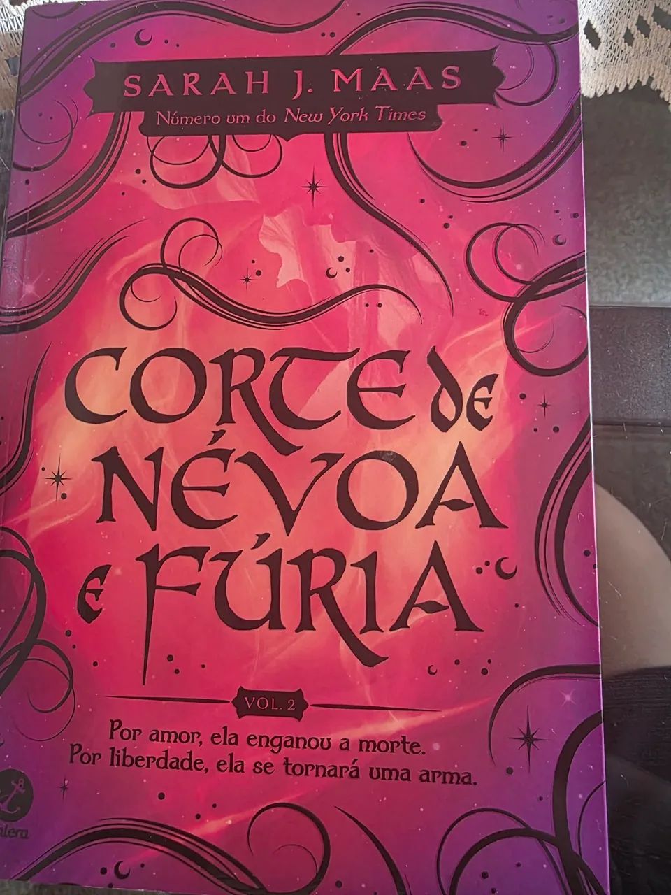 Vendo: Livro 1 e 2 de ACOTAR  - Foto 3