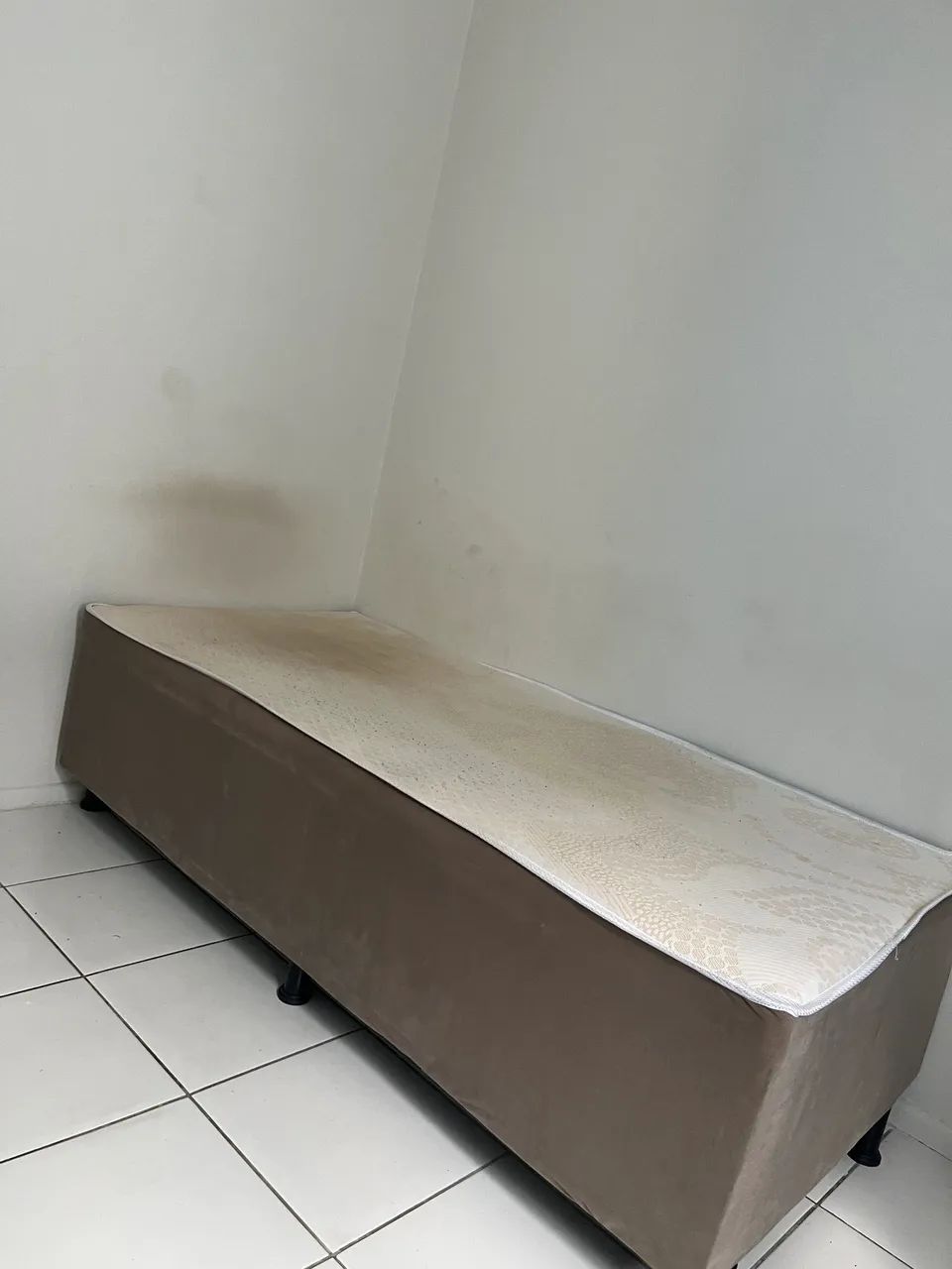 CAMA DE SOLTEIRO USADA BEM CONSERVADA - Foto 2