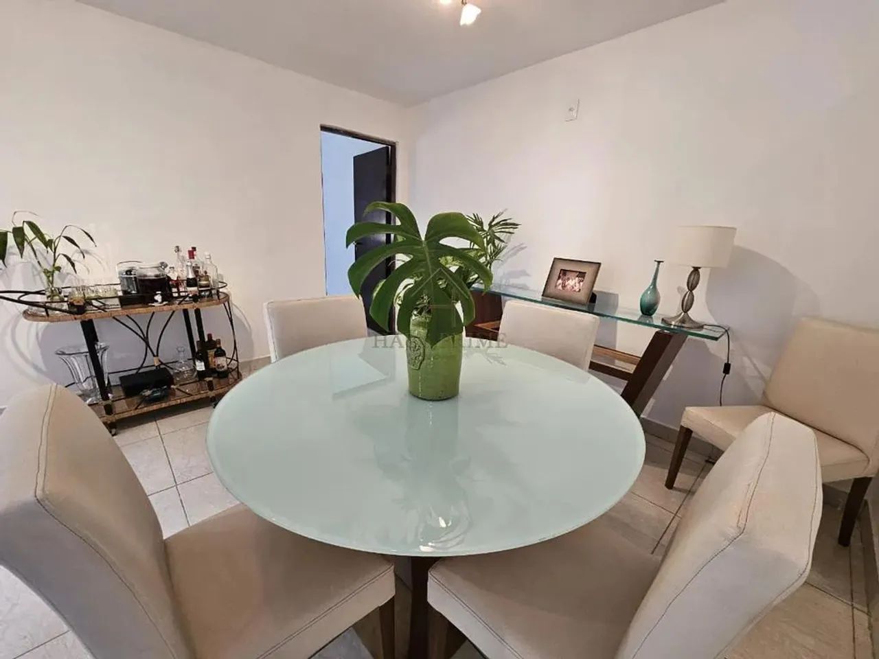 Casa para alugar em Cotia, Granja Viana, com 3 quartos, com 480 m² - Foto 4