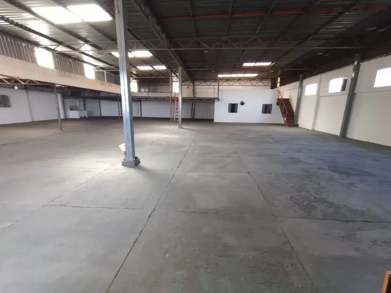 SALÃO COMERCIAL NO BAIRRO PIRATININGA - Foto 4