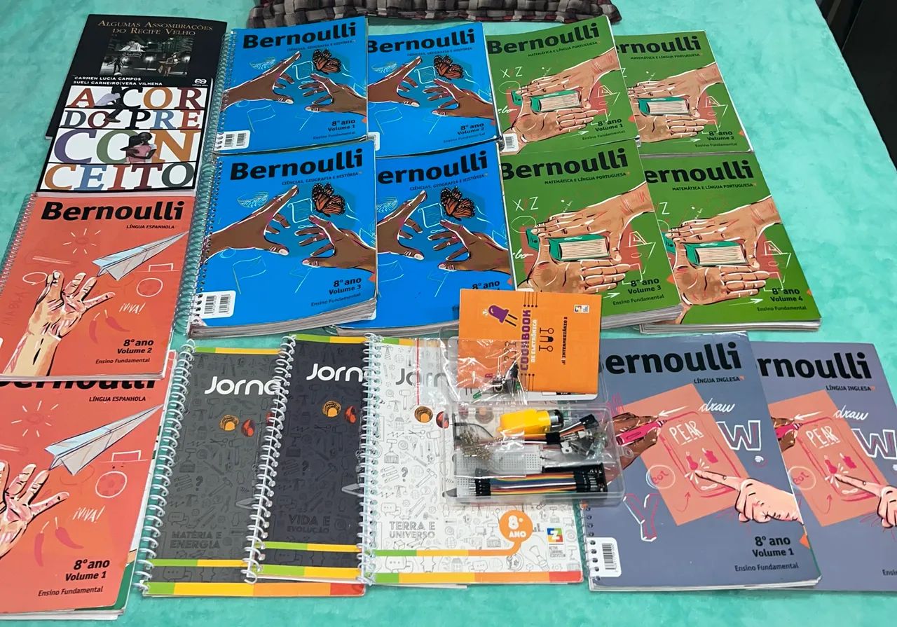 Livros Bernoulli 8 ano + Kit Robótica. - Foto 5