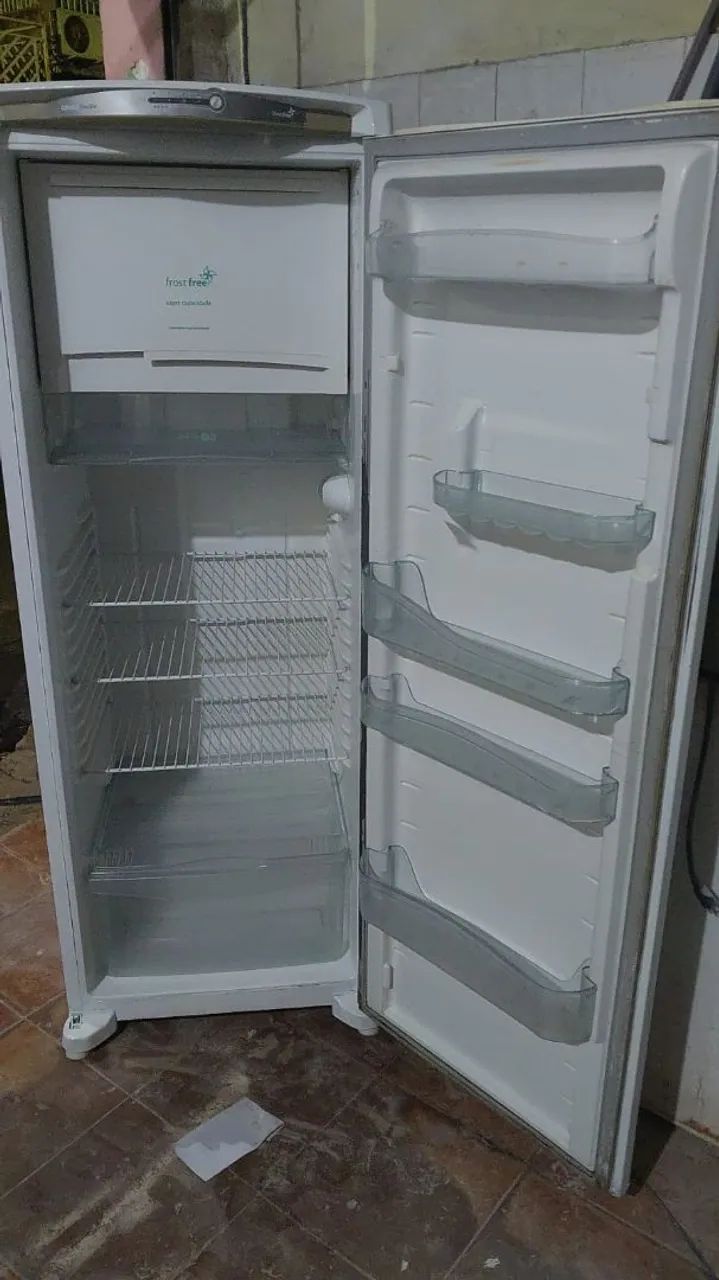 Geladeira duas portas frosfree em ótimo estado  - Foto 2