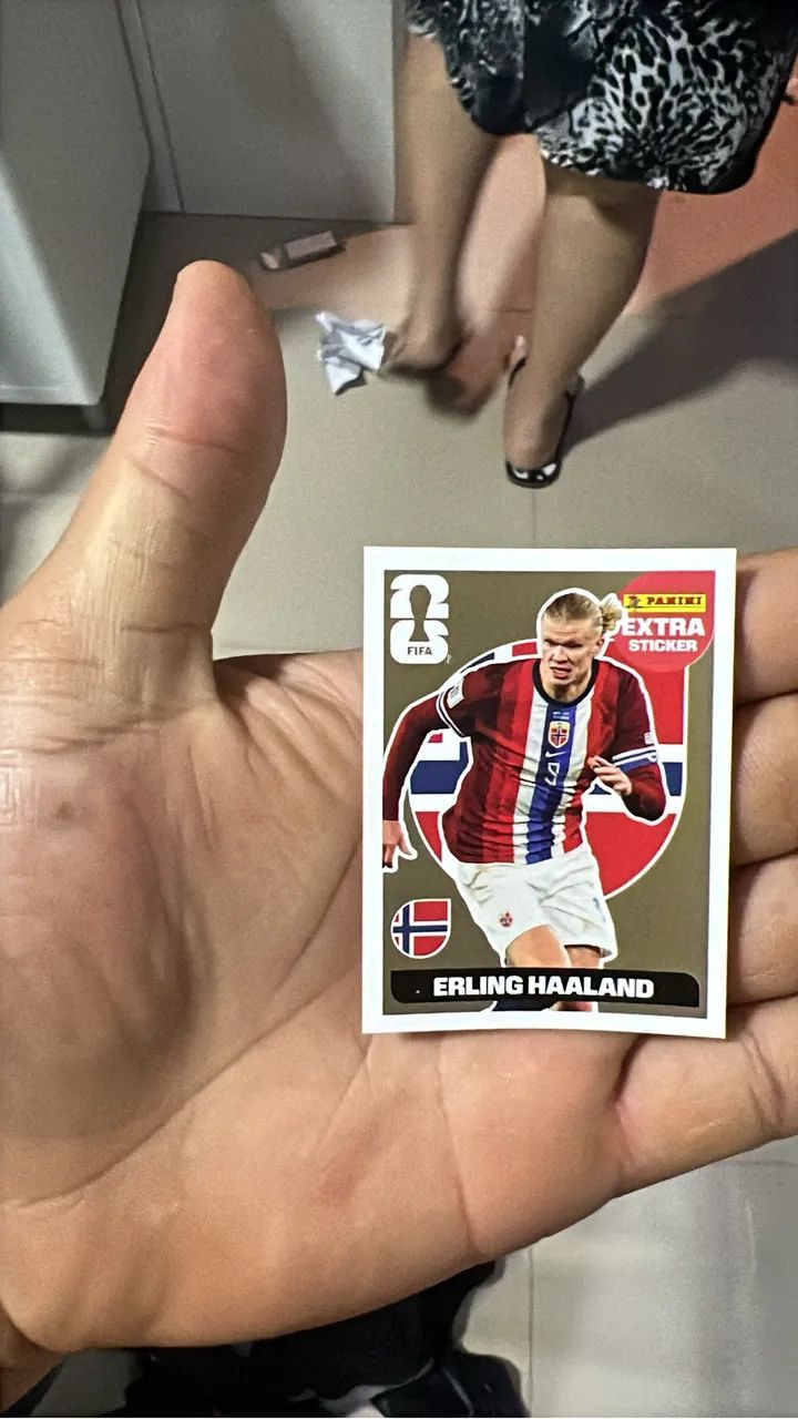 Figurinha legend halland ouro 