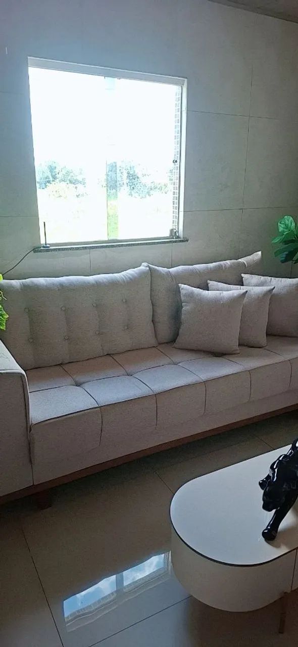 Sofá 3 lugares todo em linho