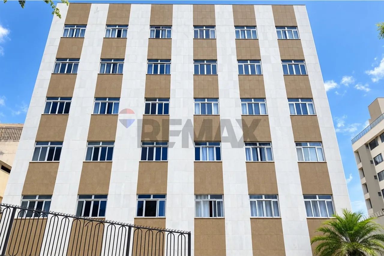 Apartamento 2 Quartos de Frente com Garagem centro de JF