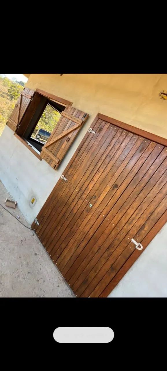 Portas e janelas de eucalipto 
