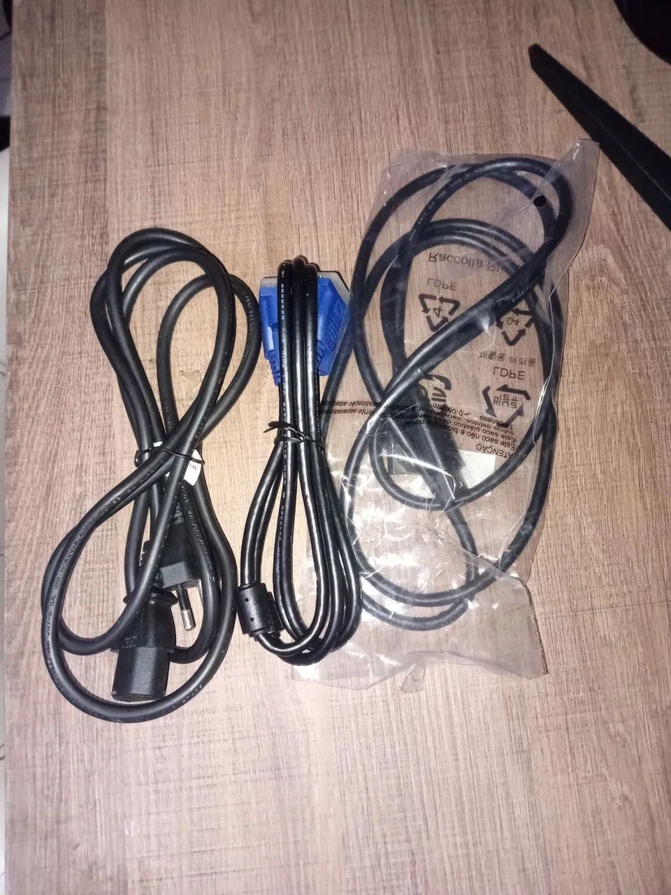 Monitor aoc 27GSE27"-Tela quebrada - Foto 4