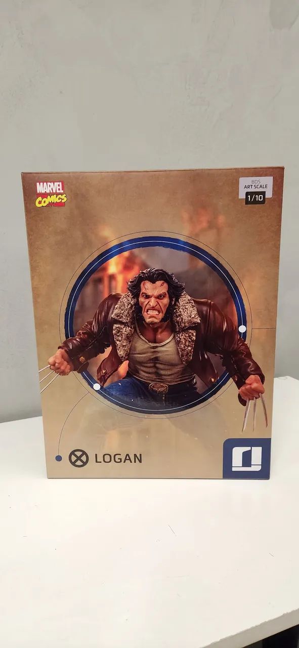 Logan Iron Studios autografado 