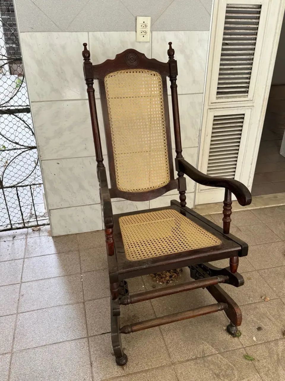 Cadeira de Balanço Clássica  - Foto 2