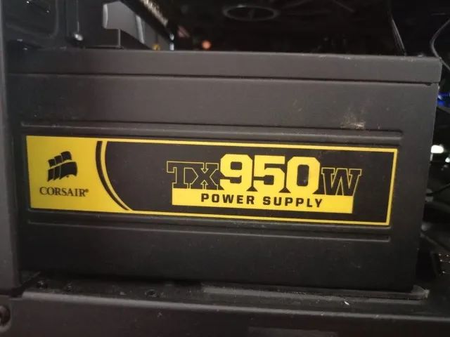 Fonte de alimentação Corsair 950-Watt TX Series 80 Plus certificada. - Foto 3
