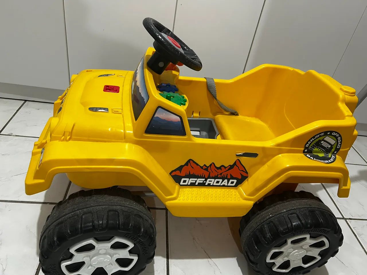 Carrinho de passeio Jeep, com pedal. - Foto 2