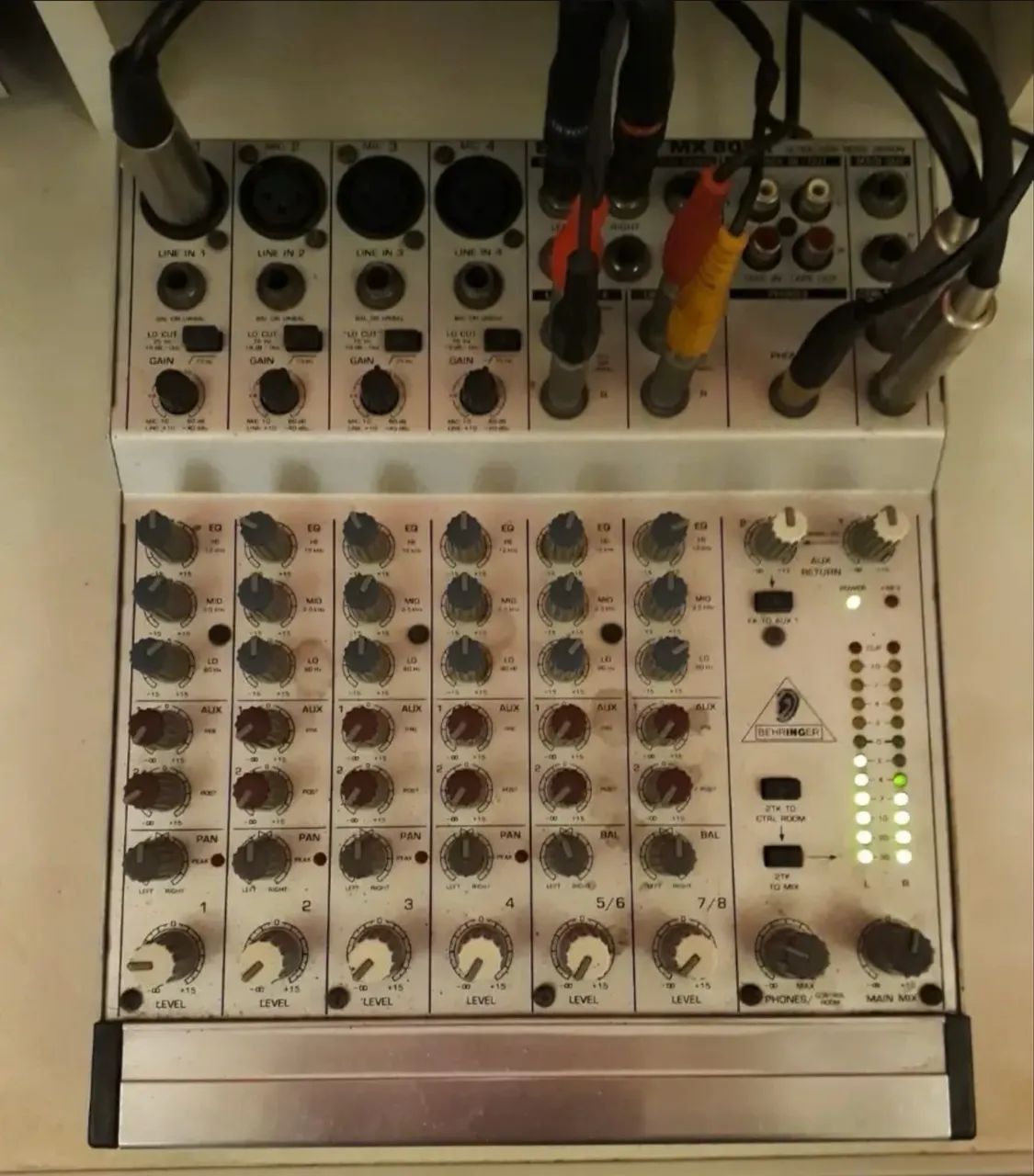 Mesa De Som Behringer Eurorack Modelo Mx 802a - Foto 3