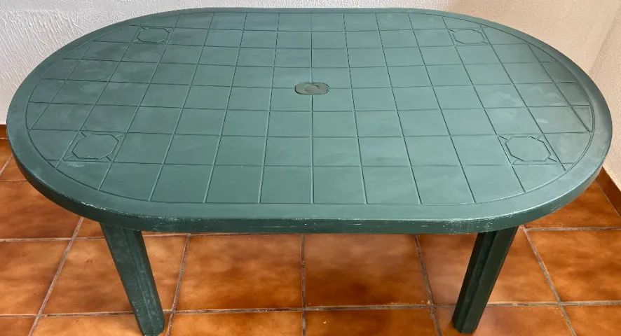 MESA COM 6 CADEIRAS PLASTICA 