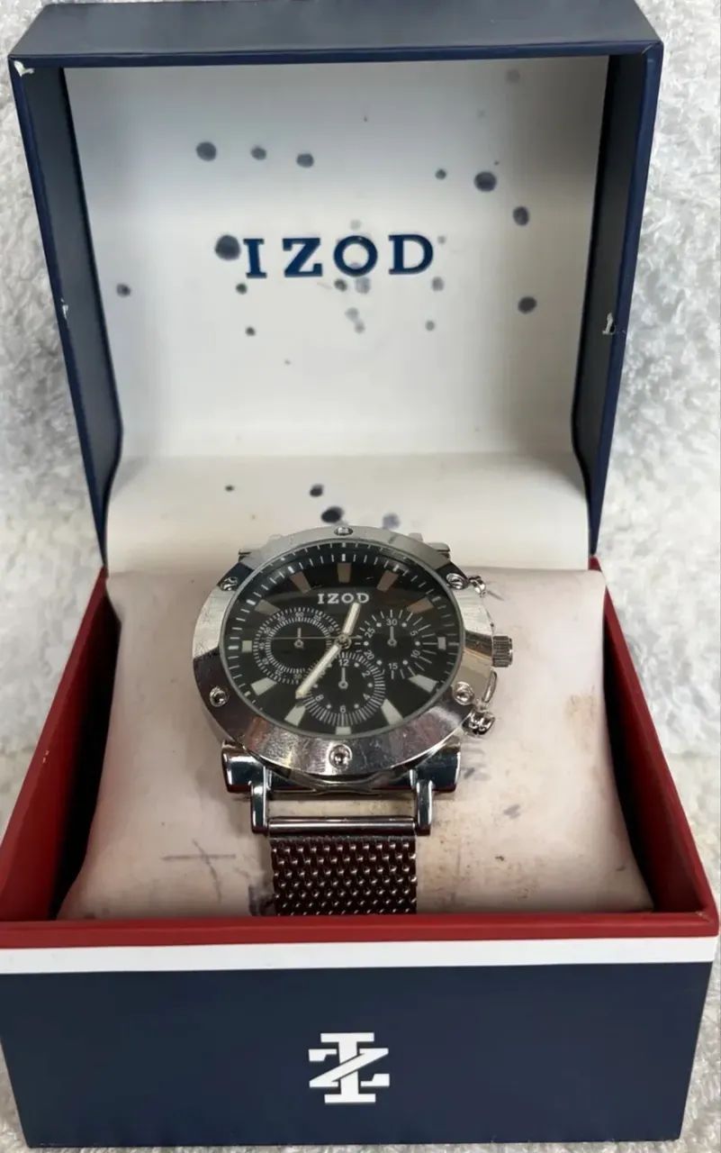 Relógio Izod Em Aço Inoxidável Masculino (usado)