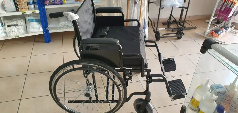 Cadeira de rodas para obeso até 180 kg NOVA - Foto 2