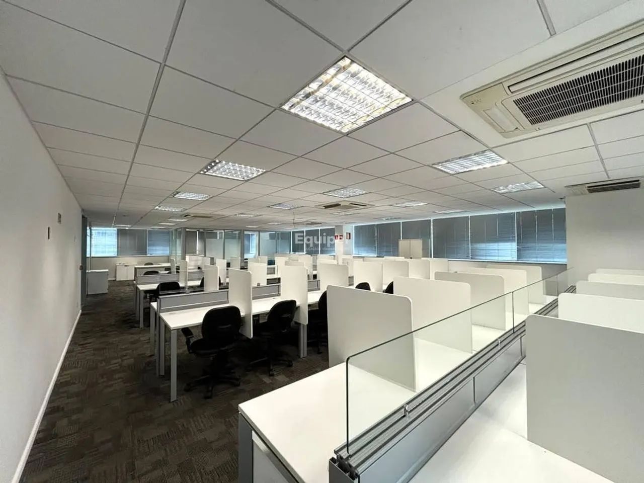 Andar comercial para alugar no Gutierrez | 200 m² e 2 vagas