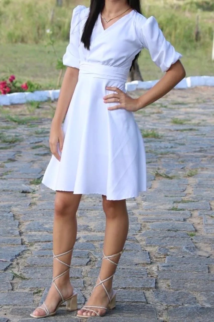 Vestido Branco Curto Delicado 