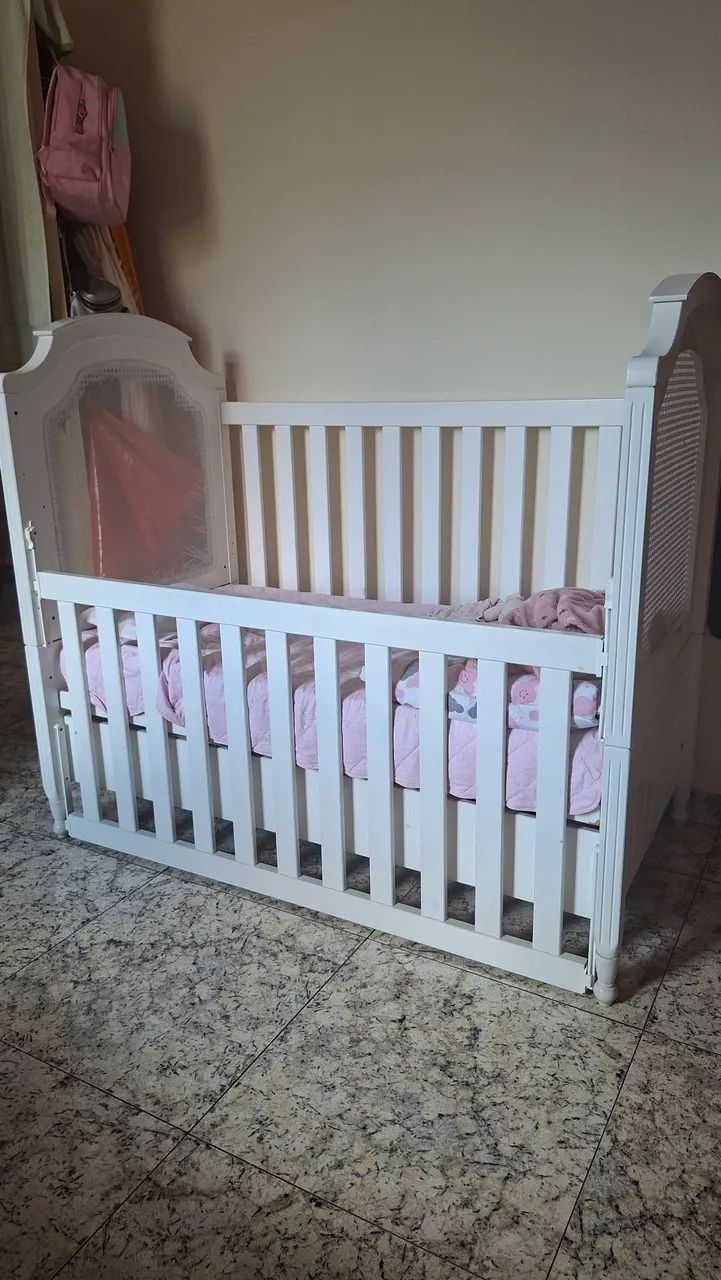 Berço que vira cama