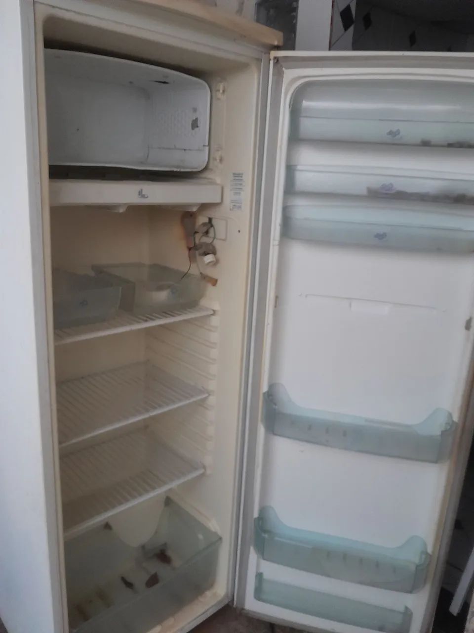 Geladeira com defeito  - Foto 4