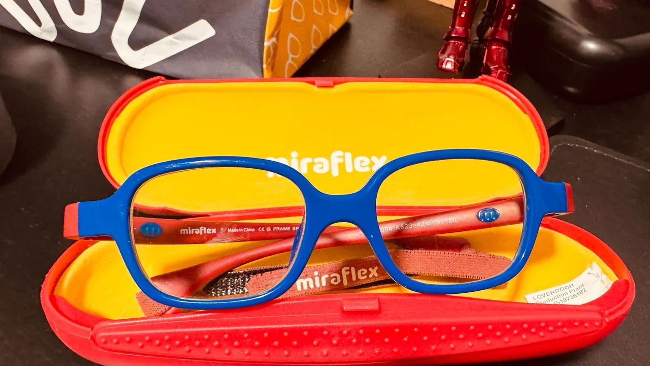  óculos Infantil Miraflex MF4004 retangular Azul e Vermelho