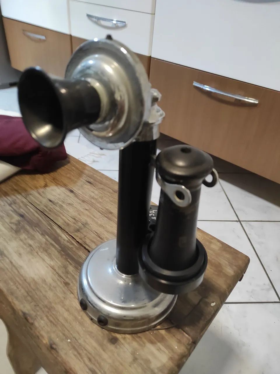 Telefone Antigo,Leia :