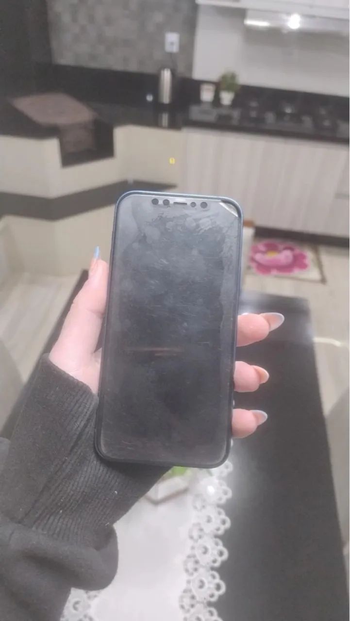 Vendo iPhone 12 64GB em boas condições 