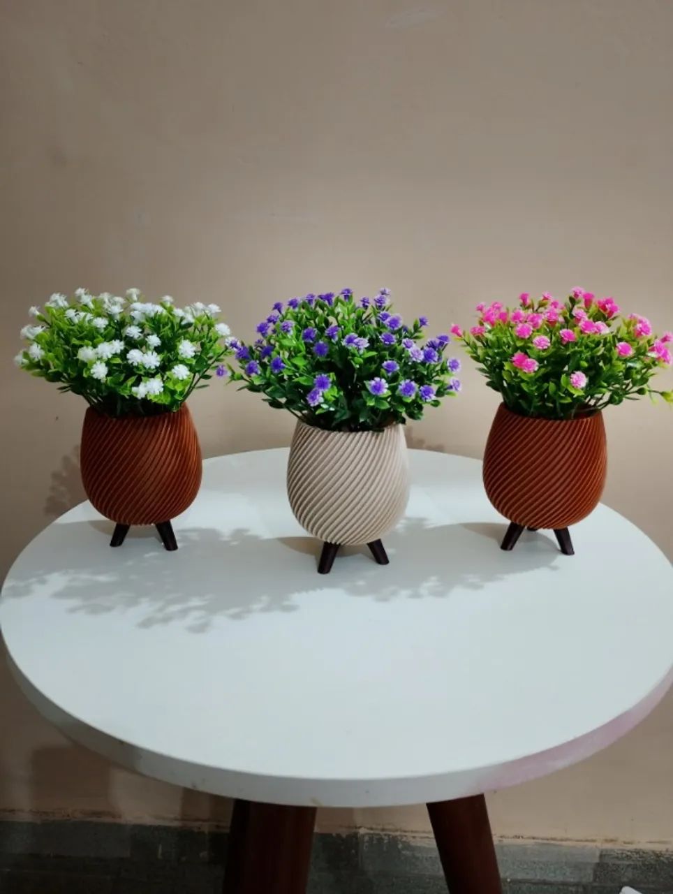 Lindos cachepôs decorativos com flores  - Foto 3
