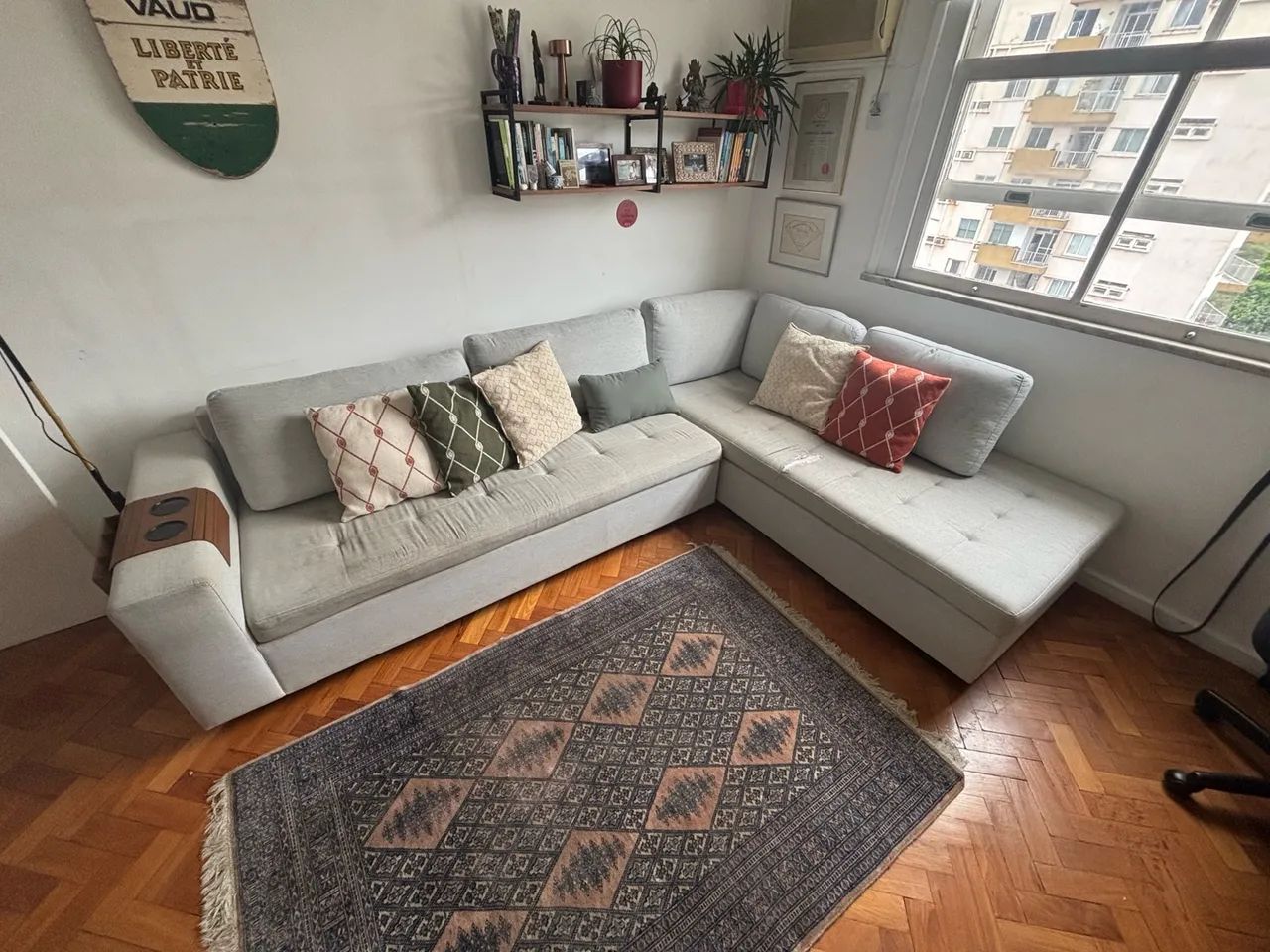 Sofá em L - linho 