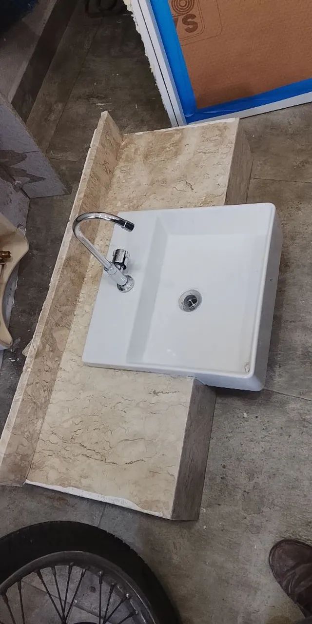 Bancada de mármore  pra banheiro 