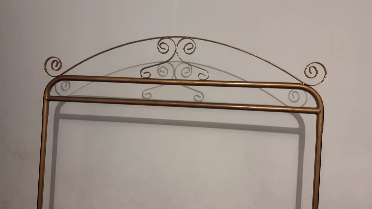 Arara de chão pra loja ou quarto