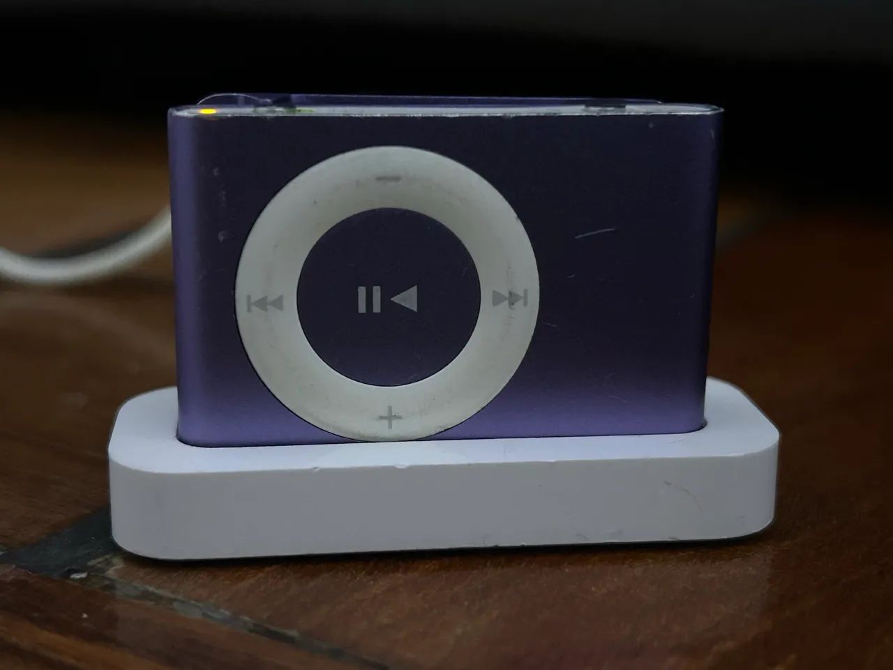 Apple iPod Shuffle 2ª Geração Roxo + Dock USB + Carregador -1gb
