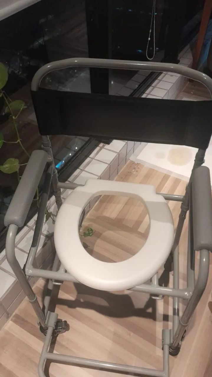 Cadeira de banho NUNCA USADA