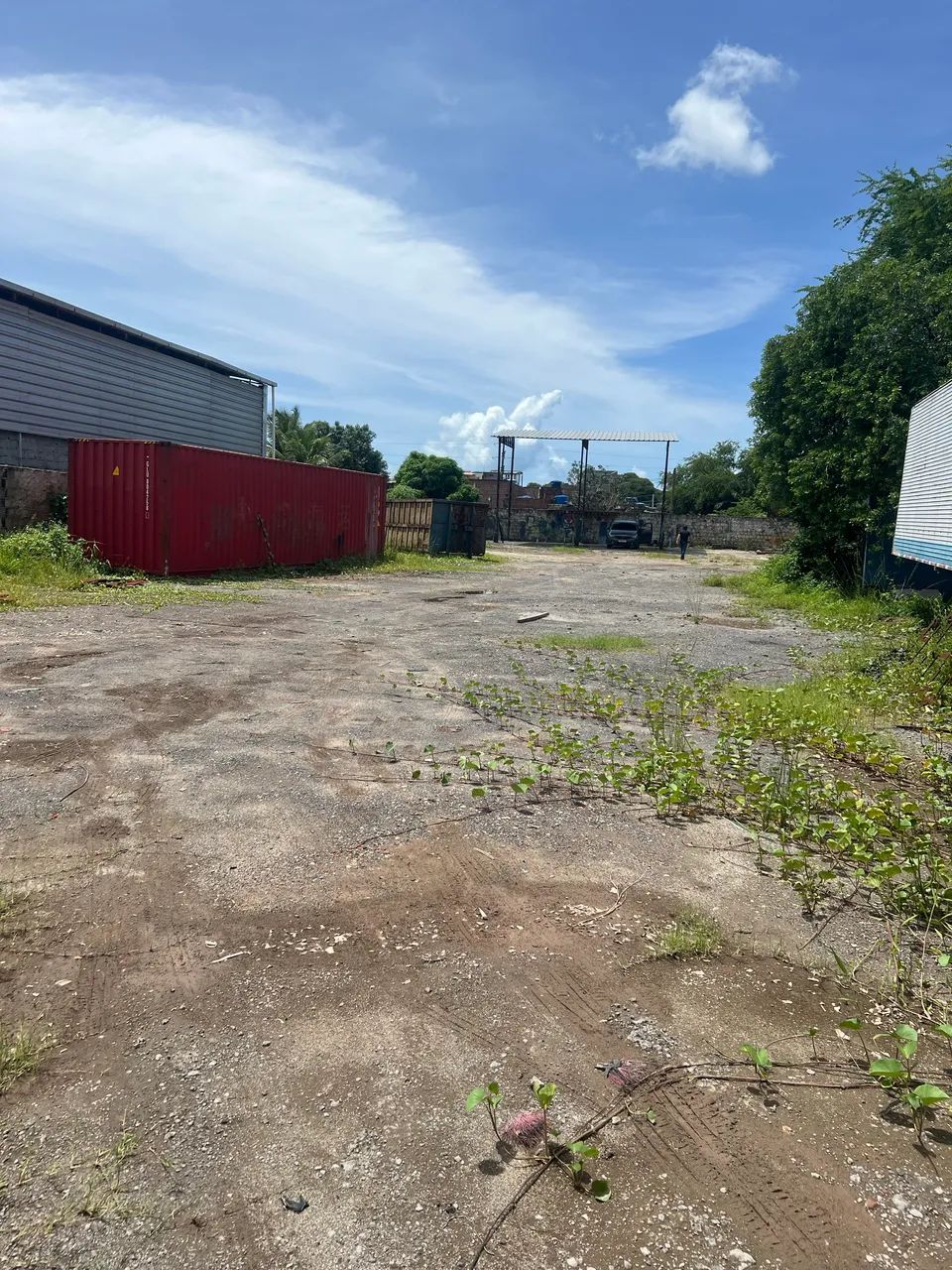Alugo área no bairro Jiquia,1.000m2, com escritório, refeitório, vestiário  - Foto 2