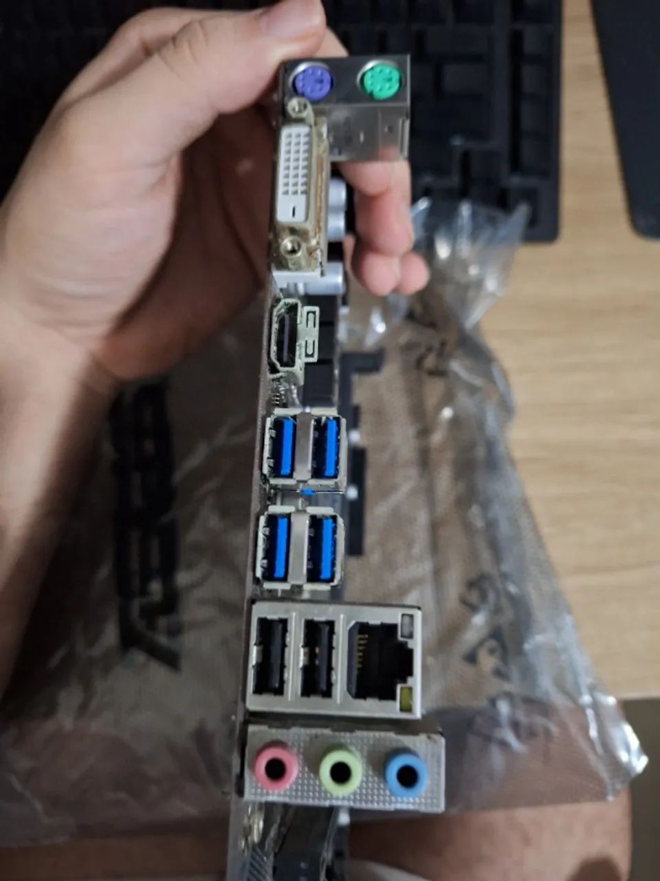 Placa Mãe AM4 A320 Gigabyte - Foto 2
