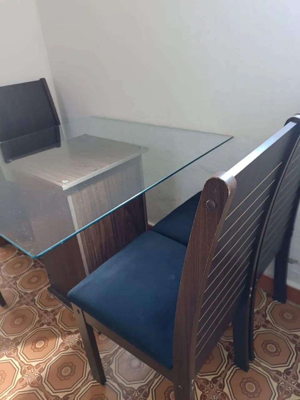 Mesa com 4 cadeiras tampo de vidro - Foto 4
