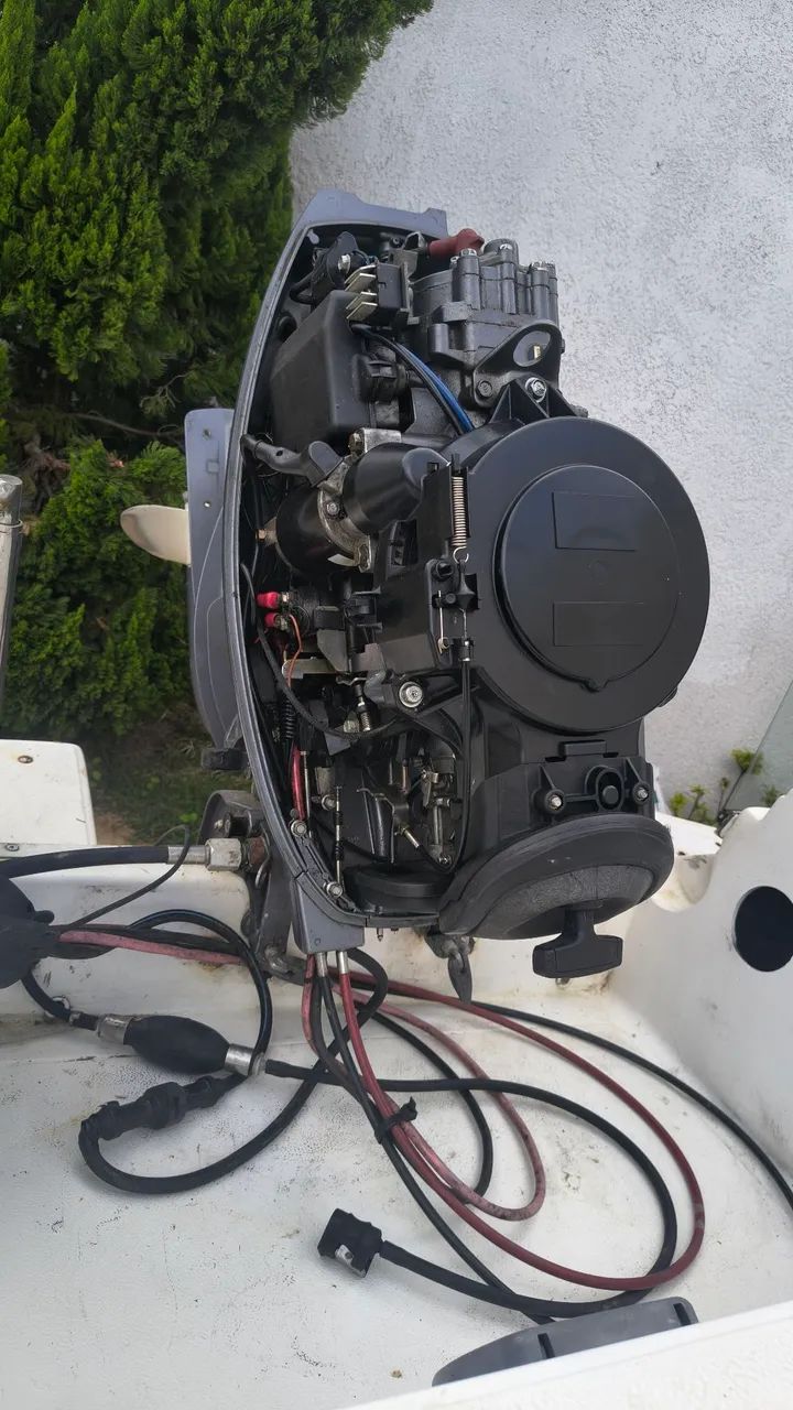 Vendo motor Yamaha 40 Hp com arranque e comando - Foto 2