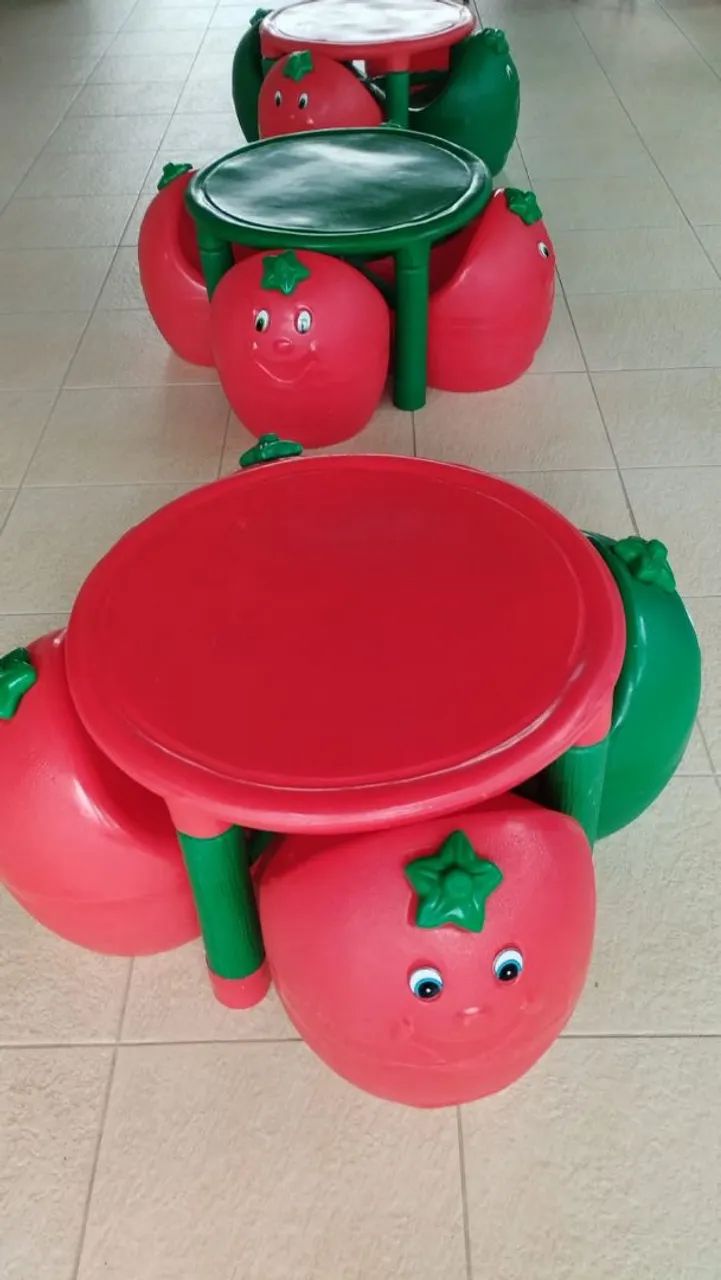 (3) Mesas infantis 