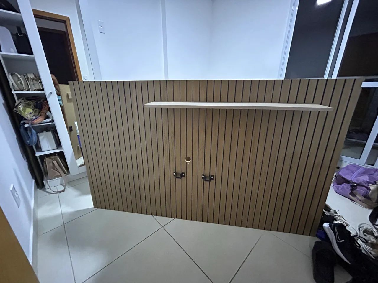 Painel e Hack com Bancada Simetria, espaço para Tvs até 75 - Foto 3