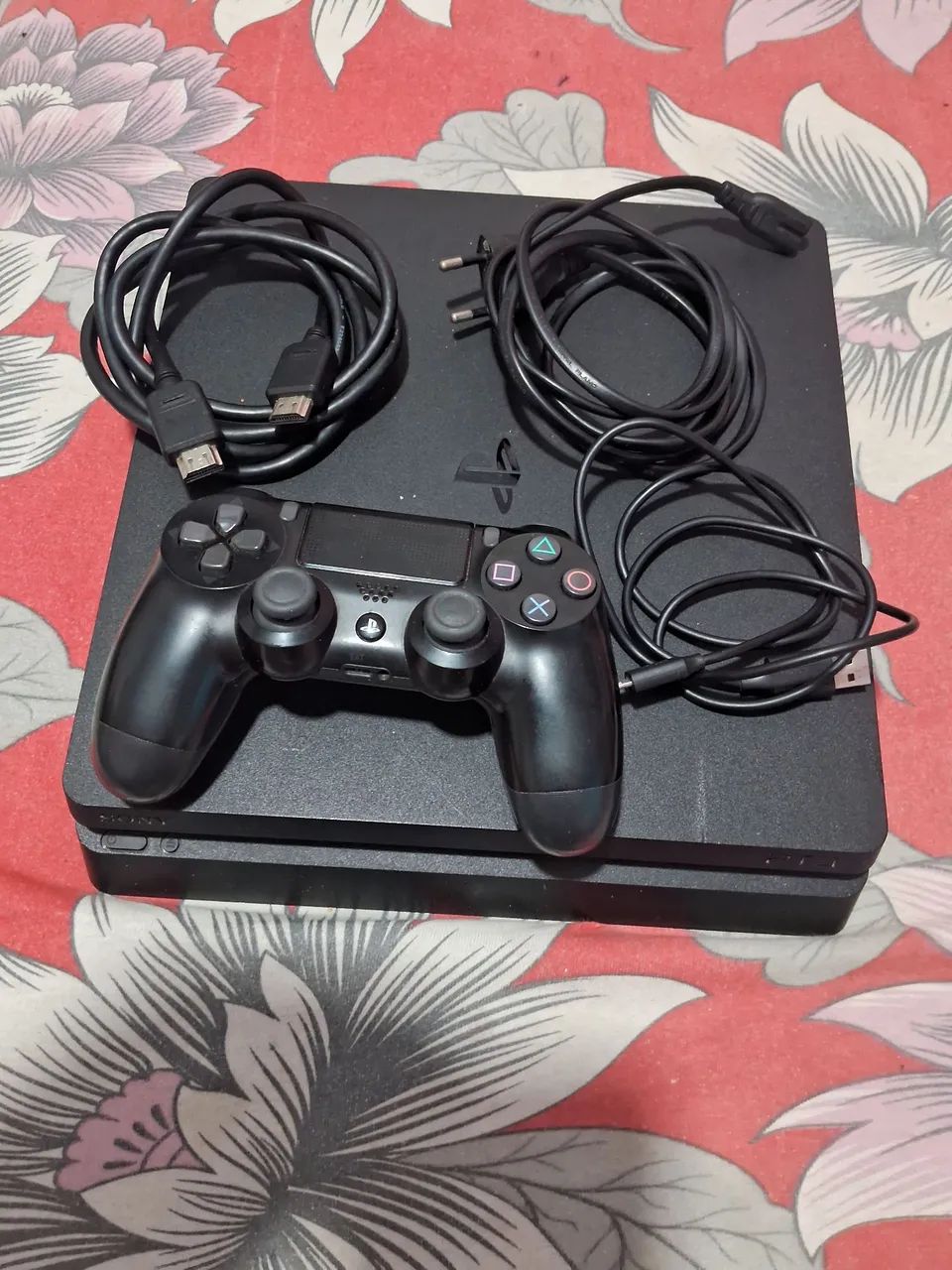 Playstation 4 slim 