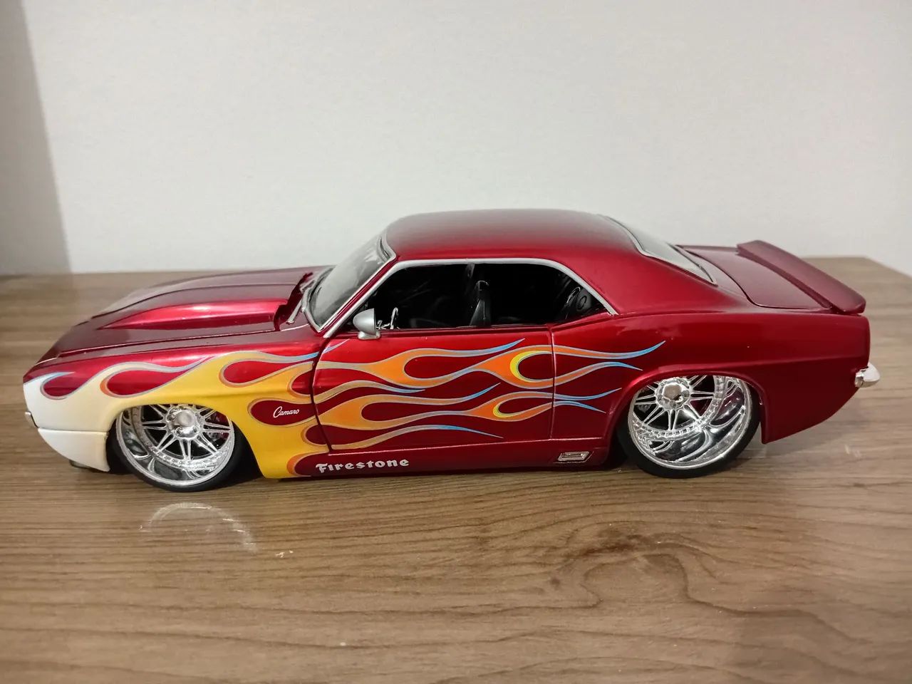 Miniatura 1:24 jada camaro flames