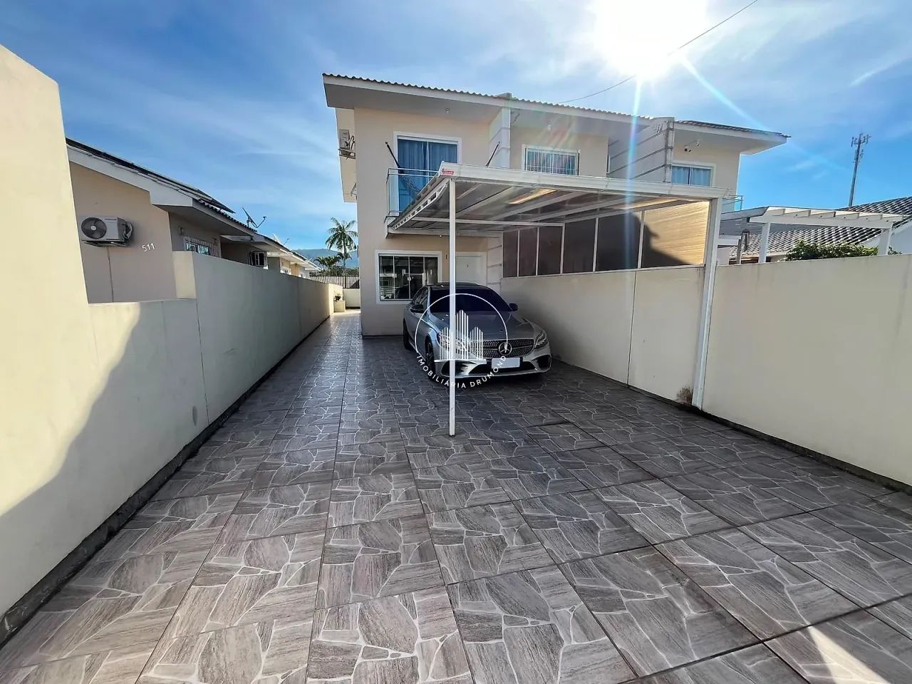 Sobrado Geminado 2 Quartos 74m² - Forquilhas Leste - PLC