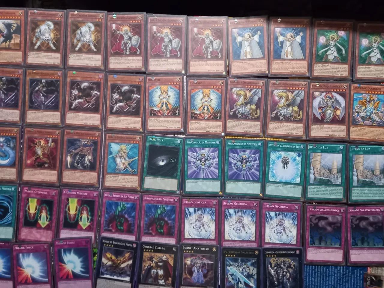 Deck Lightsworn com sleeves, deck box e um campo - Foto 2