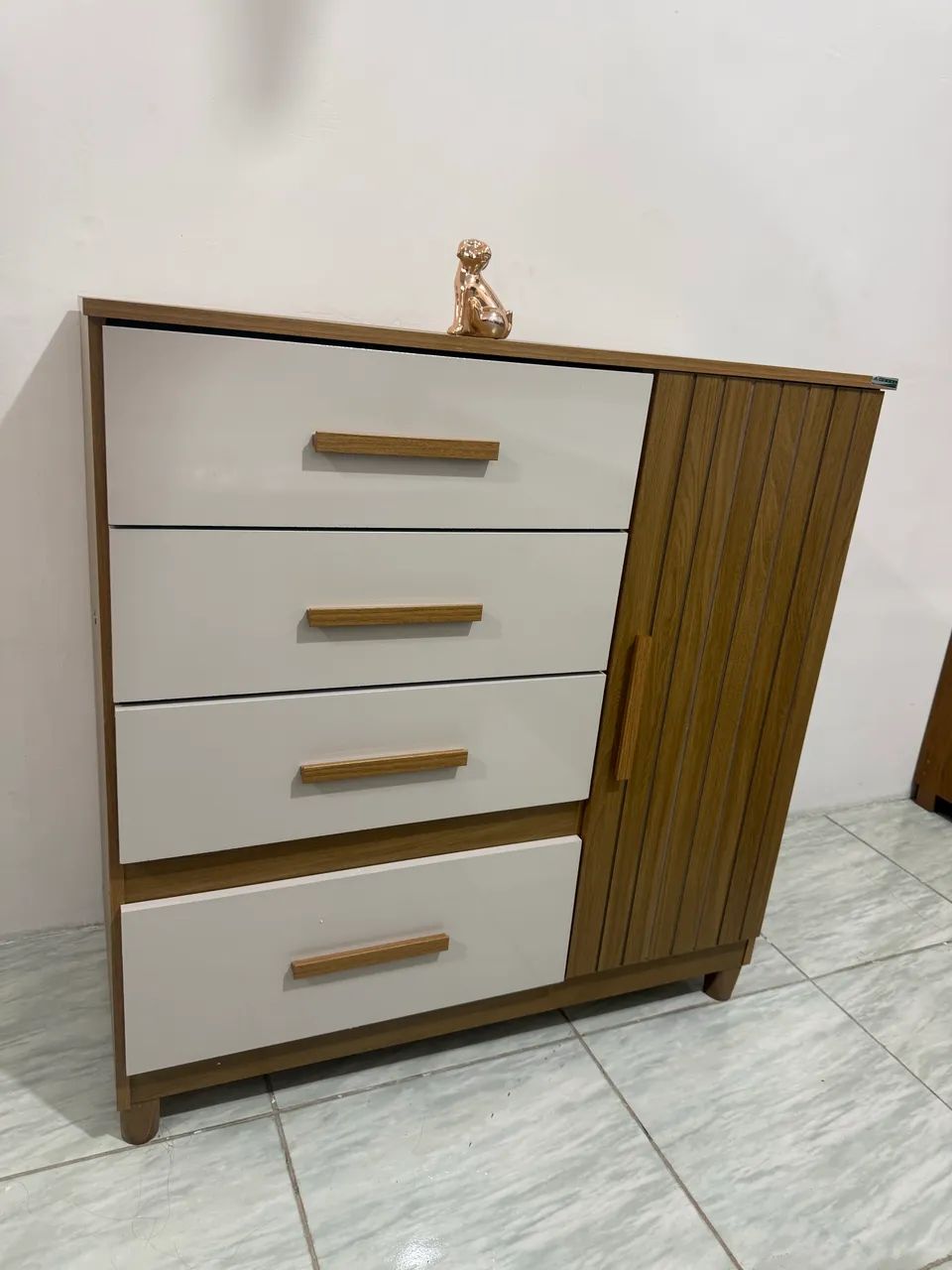 Cômoda de 4 gavetas 1 portas 100% MDF nova disponível  - Foto 5