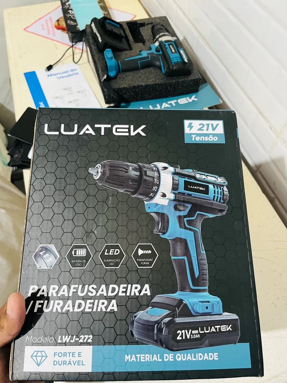 Parafusadeira e furadeira  - Foto 3