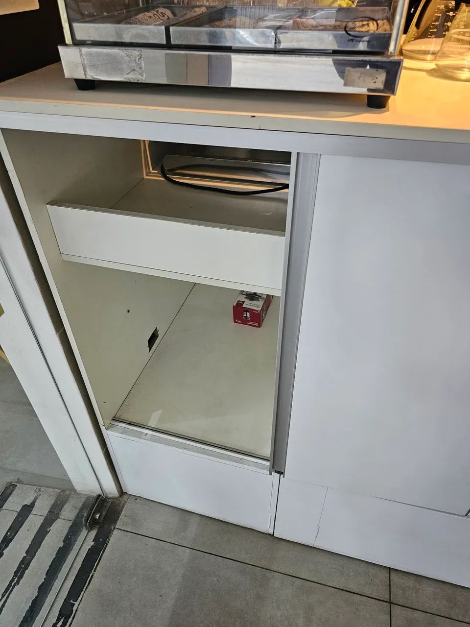 BALCÃO com gavetas - Foto 2