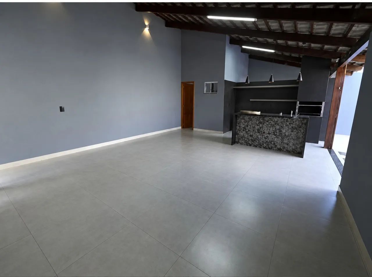 Casa ampla com 3 suítes e varanda gourmet completa - Foto 2